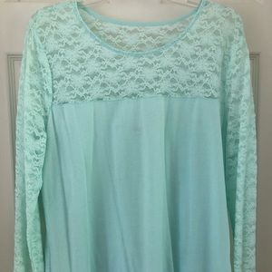 Women’s lacy long sleeve top Size XL